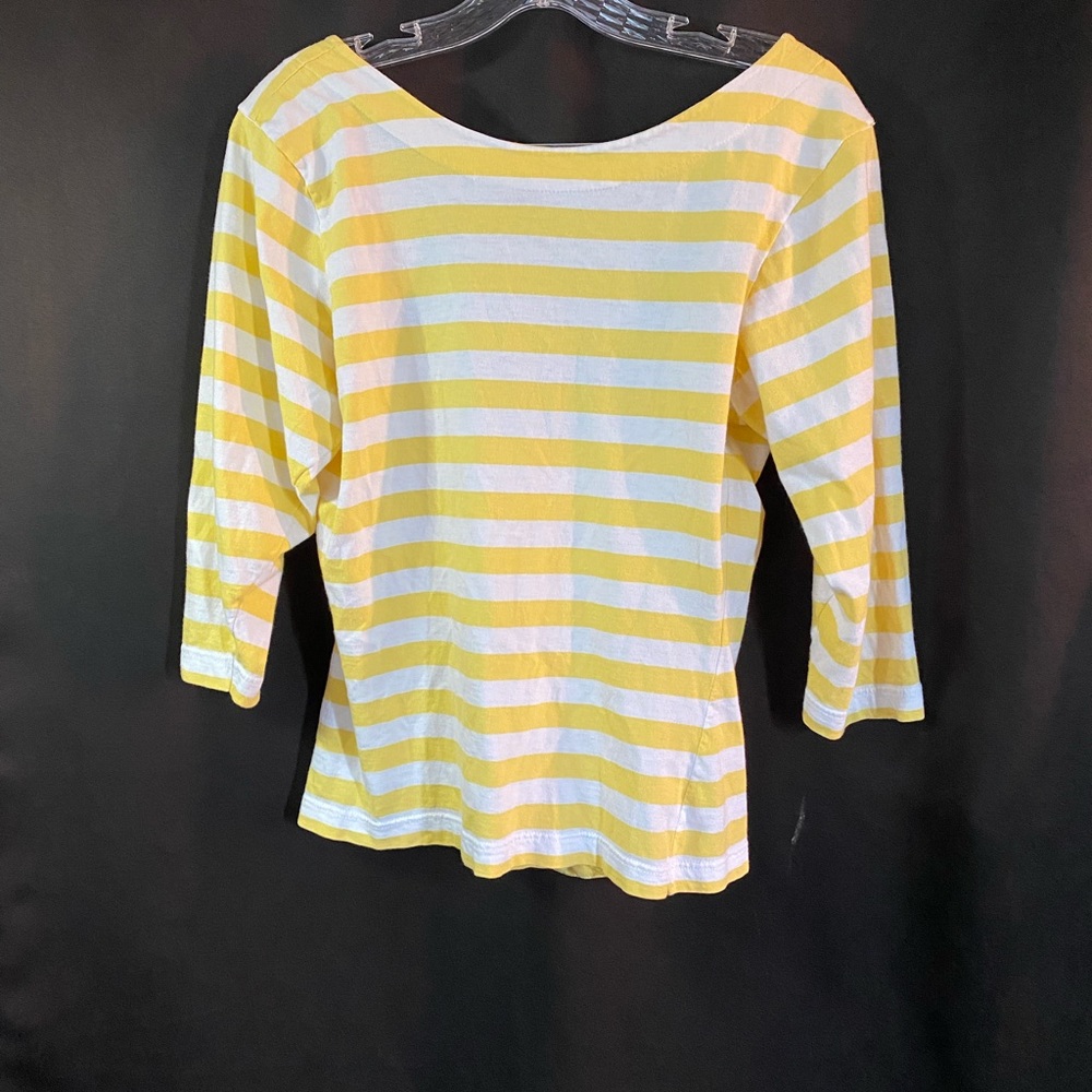 V back shirt